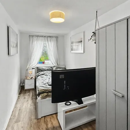 Staytime - Neutral Nest Apartment